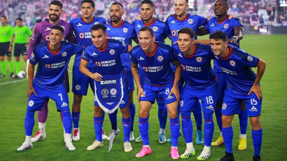 Cruz Azul Cerca De Recuperar Futbolista Tras Una Grave Lesi N El