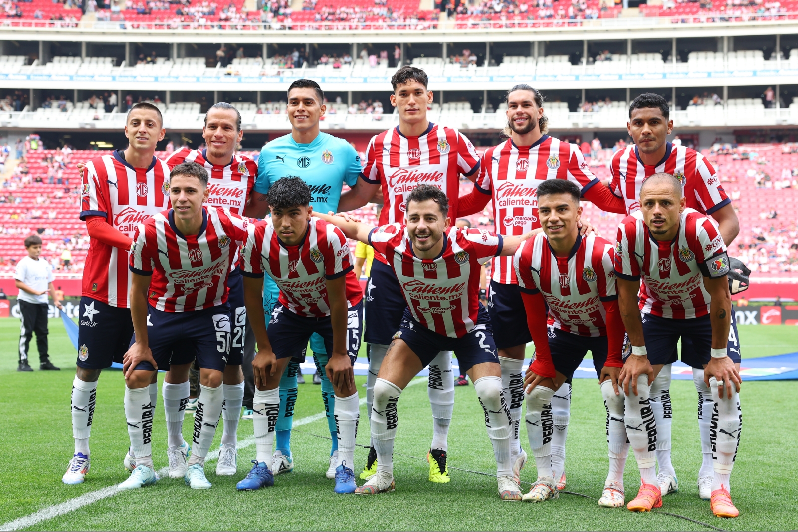 Chivas anuncia la RENOVACIÓN de DOS FIGURAS con nuevo contrato MULTIANUAL