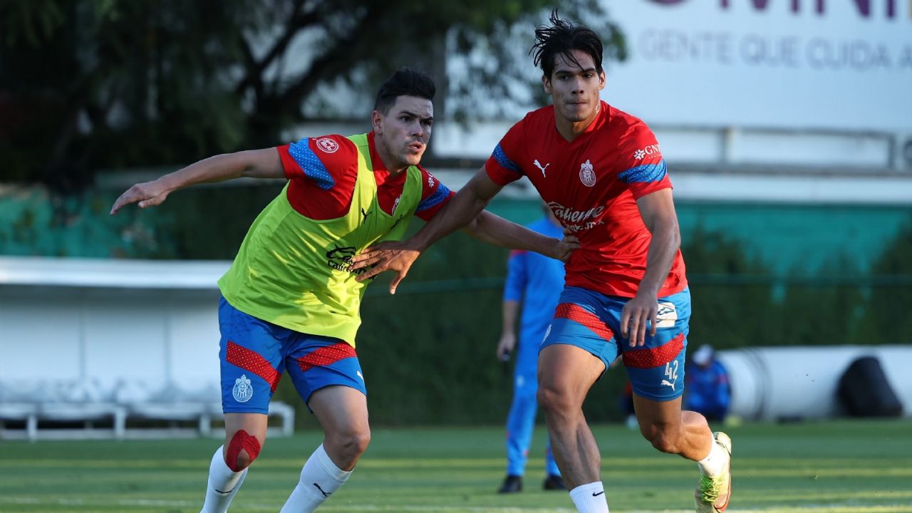 La Posible Alineaci N De Chivas Para Su Debut En La Copa Sky Contra