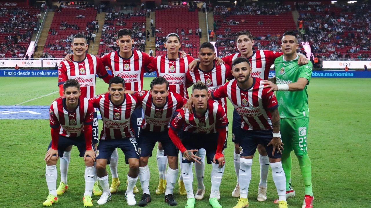 La posible alineación de Chivas para el inicio del Clausura 2023