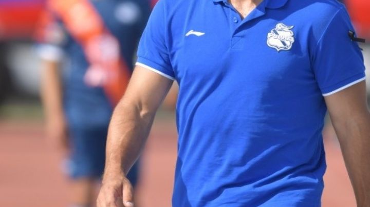 Analista de TUDN levanta la mano para DIRIGIR al Club Puebla tras la salida de Eduardo Arce